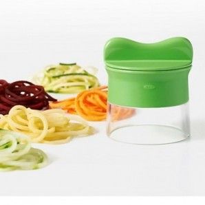 Espirilizador de mano OXO de verduras para espaguetis de OXO